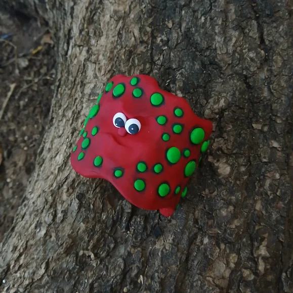 Red and Green Polka Dot Bracelet - Picture 2 of 9
